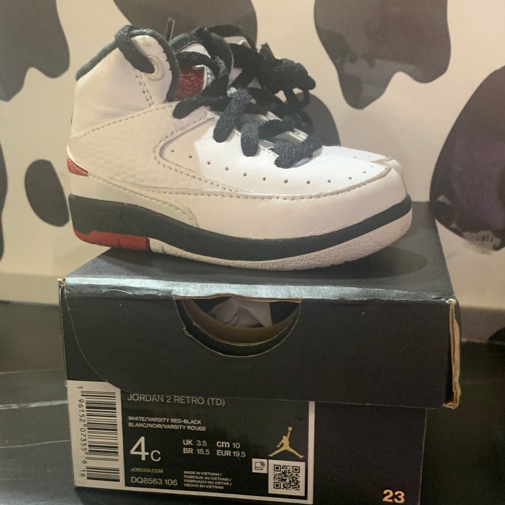 Jordan Kids Retro 2 Sneakers - White, Black, and Red